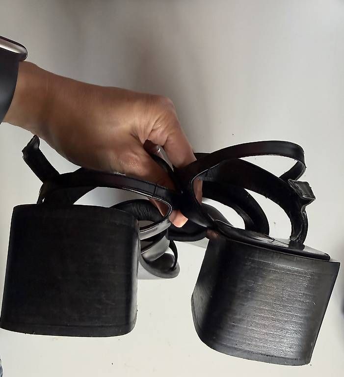 Scarpe da donna: Leder-Sandaletten von Marc OPolo – Usato da Zumikon venduto da Fahrgaestin 2