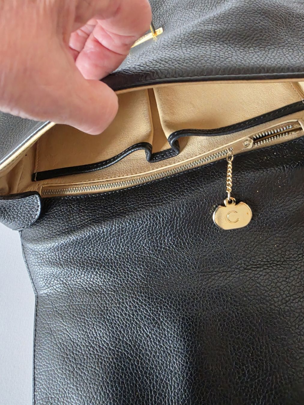 Celine Taschen für Damen: CELINE LEDER SCHWARZ – Gebraucht aus Strengelbach von romanna 4