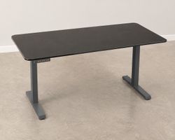 Elektrisch höhenverstellbarer Schreibtisch – 140 × 70 cm