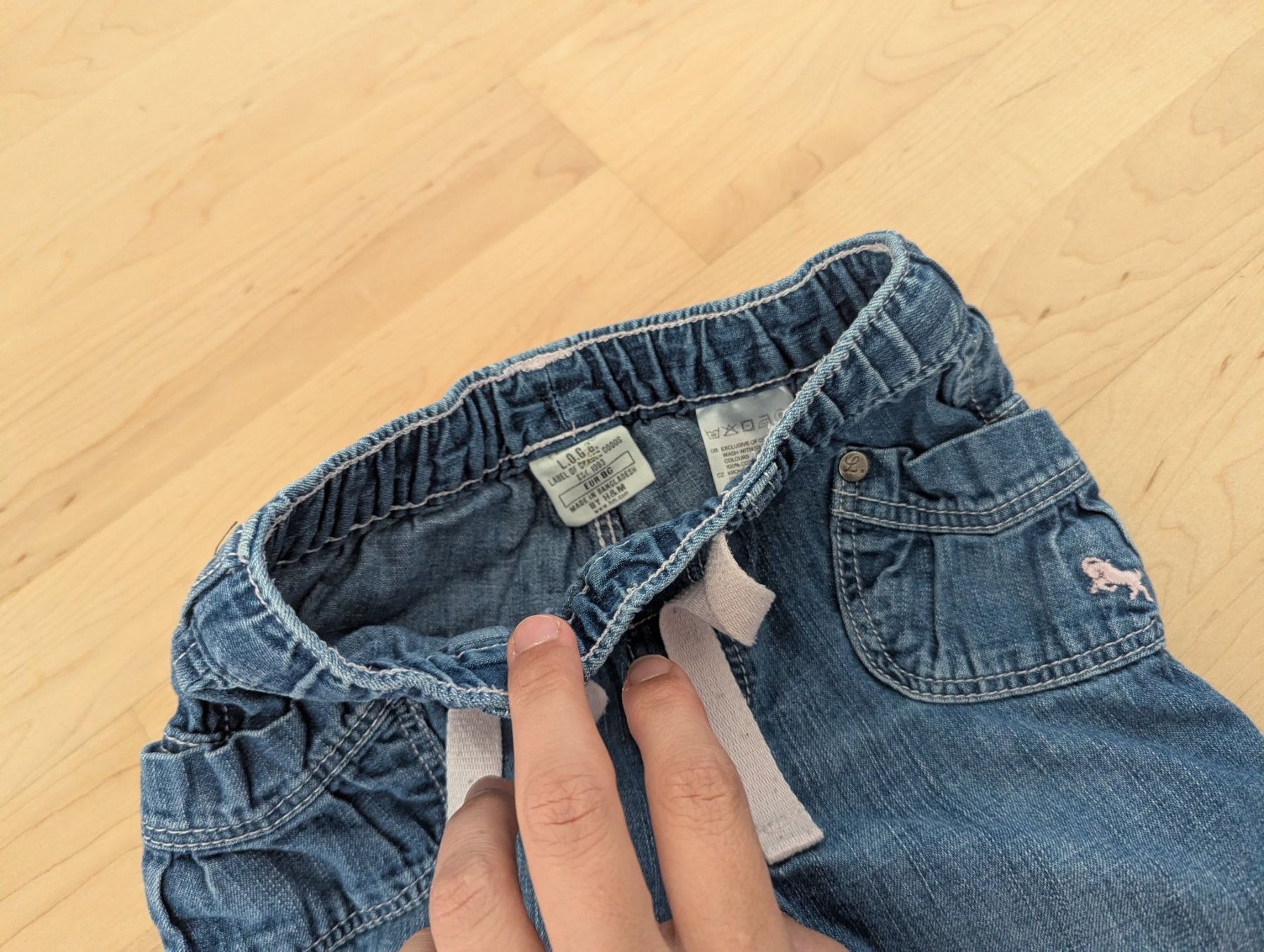 H&M Pantaloni: Jeans Mädchen Grösse 86 super Zustand – Usato da Uster venduto da petches 2