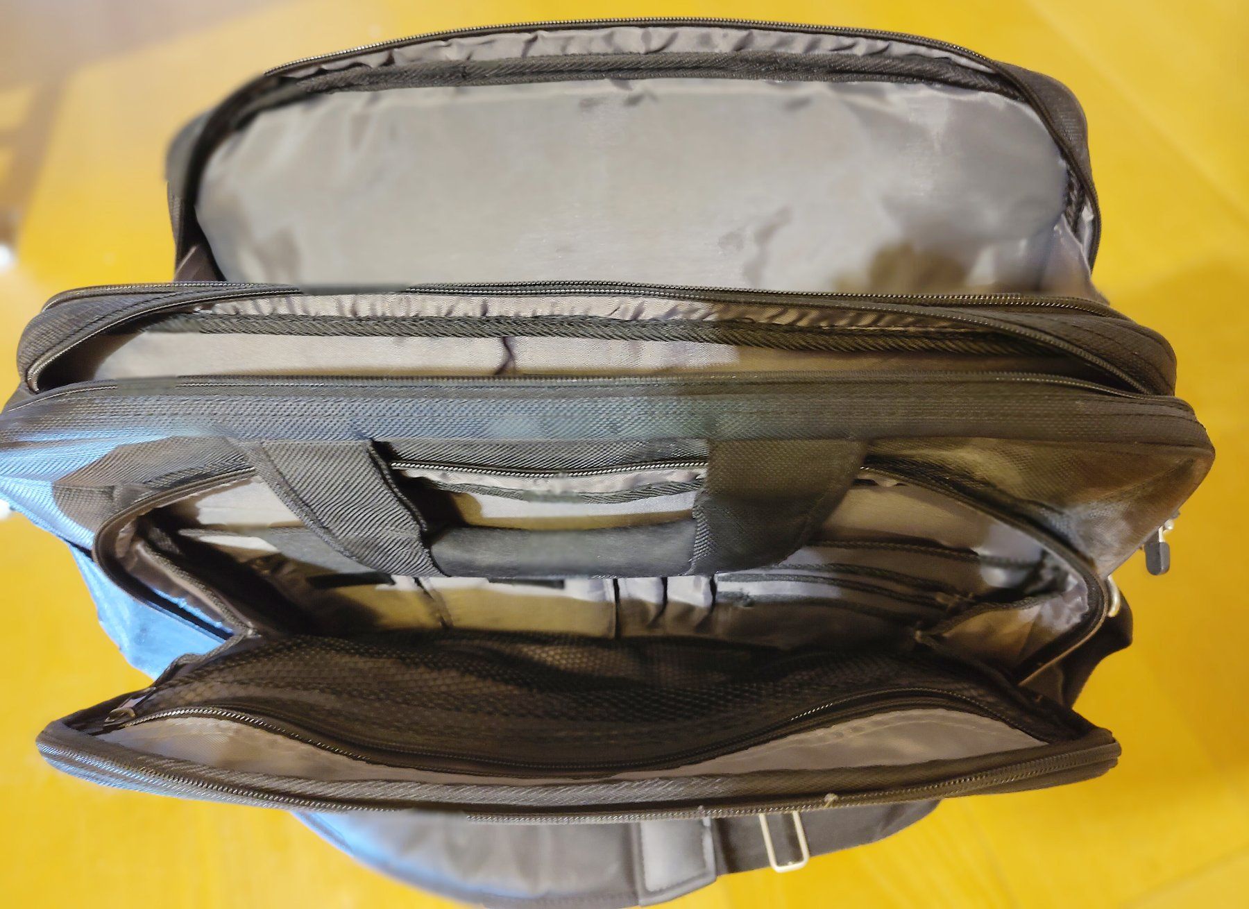 Borse: Laptop Tasche – Nuovo (secondo la descrizione) da Aarau venduto da Stevia 3