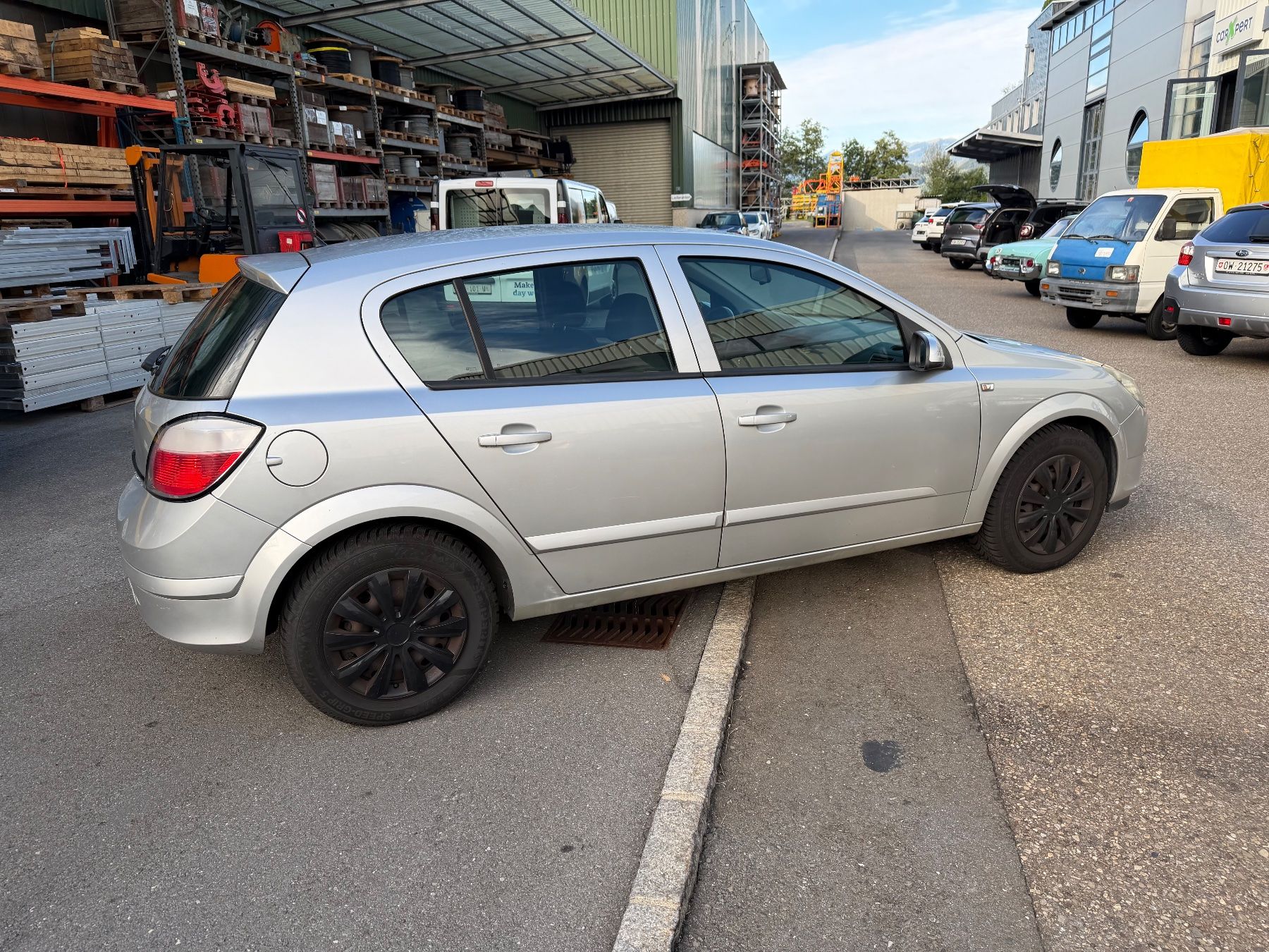 Opel Autos: Opel Astra H 16 – Défectueux à Kerns par habri01 1