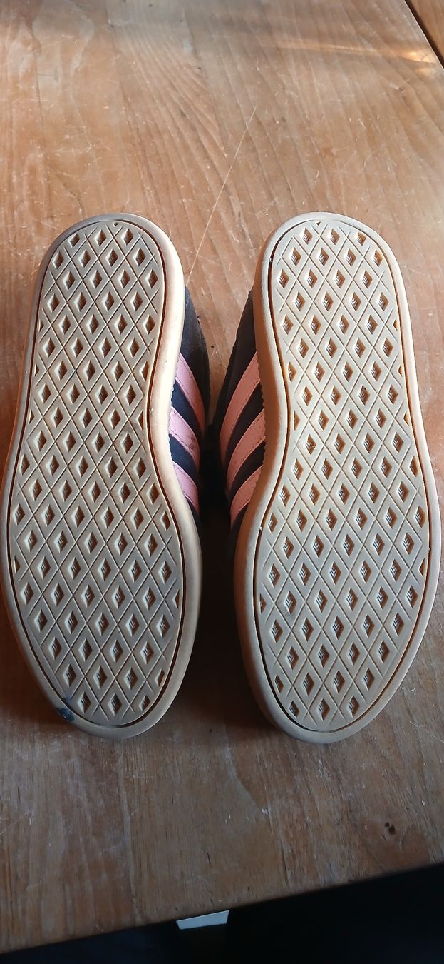 Adidas Damenschuhe: Adidas Turnschuhe blau rosa Grösse 37 – Gebraucht aus Homberg b. Thun von Delila1985 2