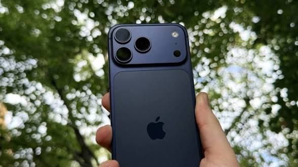 Apple Telefoni cellulari / Smartphones: APPLE IPHONE 17 PRO MAX DEEP BLUE 256 GB – Nuovo (secondo la descrizione) da Dübendorf venduto da LauraW0102 2