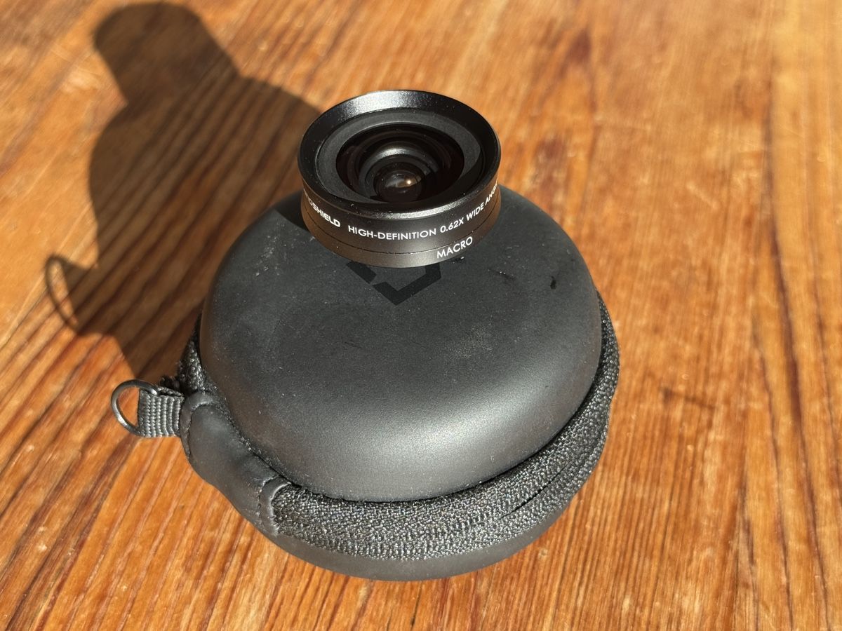 Objektive: Rhinoshield Linse 0.62x Weitwinkel Makro - neu – Gebraucht aus Hinterkappelen von hugo_sophian 1