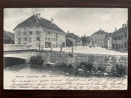 FLEURIER (VAL-DE-TRAVERS) Grand' Rue, animée, 1903
