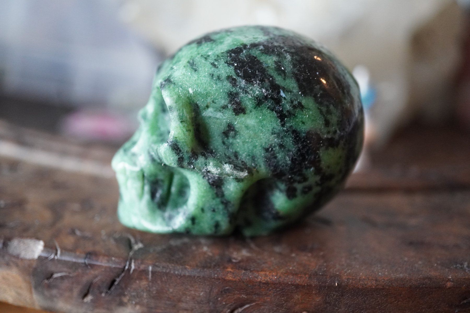 Minerali & Pietre curative: Rubin in Zoisit    Skull     "TOPSTONE" – Nuovo e nell'imballaggio originale da Eschenbach SG venduto da topstone 3