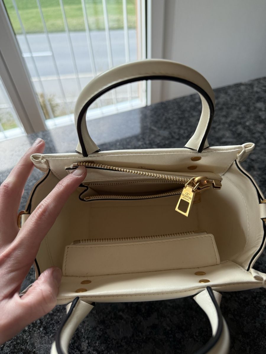 Valentino Taschen für Damen: Valentino Gavarani One Stud Handbag – Neu (gemäss Beschreibung) aus Wila von anj_x9mc 1