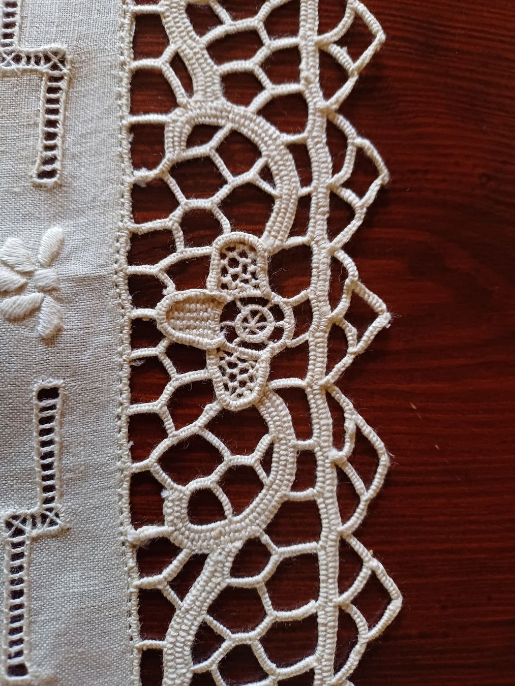 Tessuti: Echt Handarbeit Deckeli ca.25x50 cm – Nuovo (secondo la descrizione) da Gächliwil venduto da lesidees 2