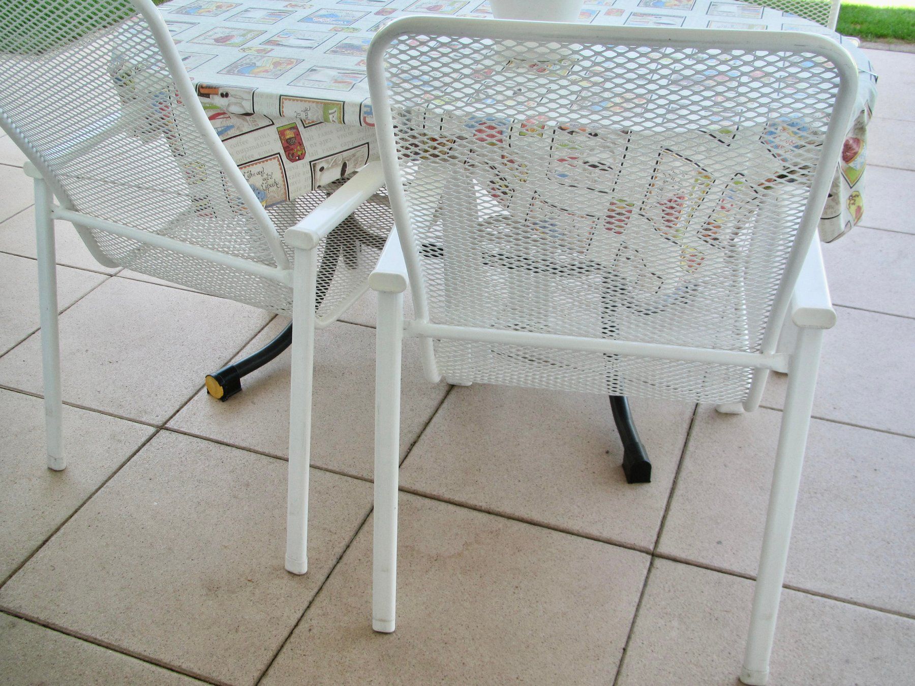Pfister Sedie: 4 CHAISES EN METAL BLANCHE – Usato da Murten venduto da Selliot 4