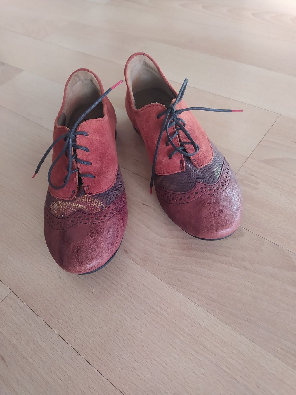Think Scarpe da donna: Think Schuhe Gr. 37 neuwertig! – Nuovo (secondo la descrizione) da Birsfelden venduto da alexa2003 1