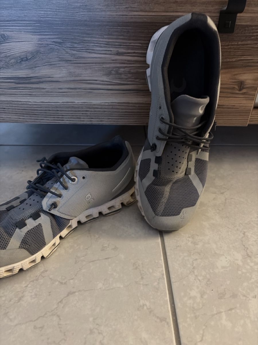 On Scarpe da donna: ON Cloud Laufschuhe Grösse 40 Turnschuhe – Usato da Thun venduto da Marathon18 1