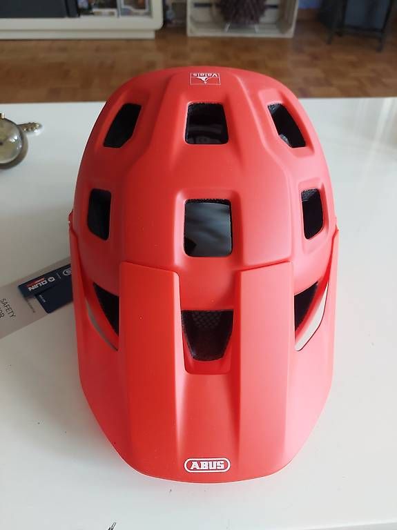 Caschi: Casque vélo VTT Abus édition Valais  – Usato da Lausanne venduto da flybud 3