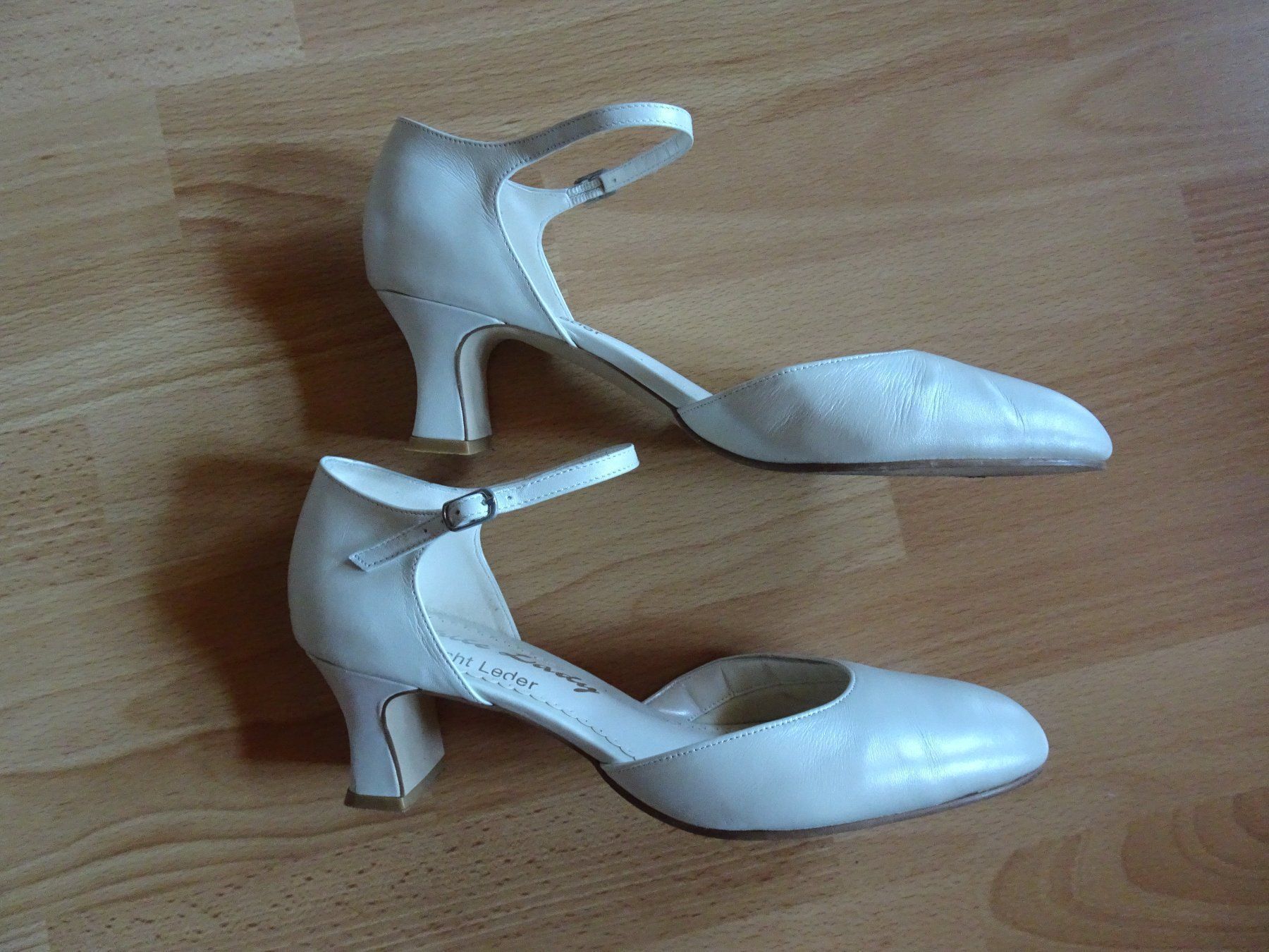 Scarpe da donna: Hochzeitsschuhe White Lady – Usato da Hettiswil venduto da san_kf5h 2