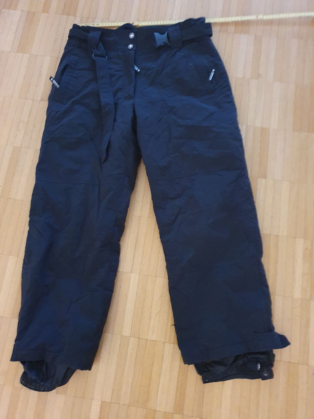Pantaloni: Schwarze Cutting Edge Skihose Gr. 23 – Usato da Laufenburg venduto da megane1959
