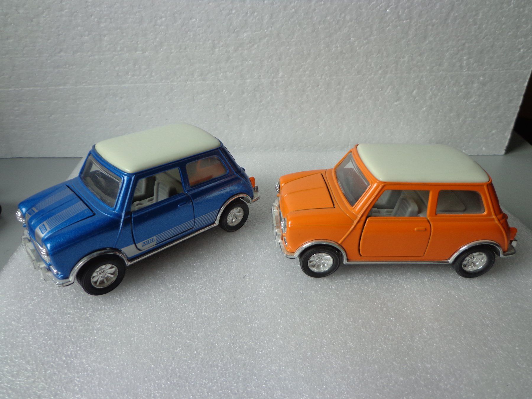 Modellini d'auto: Mini 850/1000 alte Form, Lot – Nuovo (secondo la descrizione) da Hinterkappelen venduto da Roku5 1