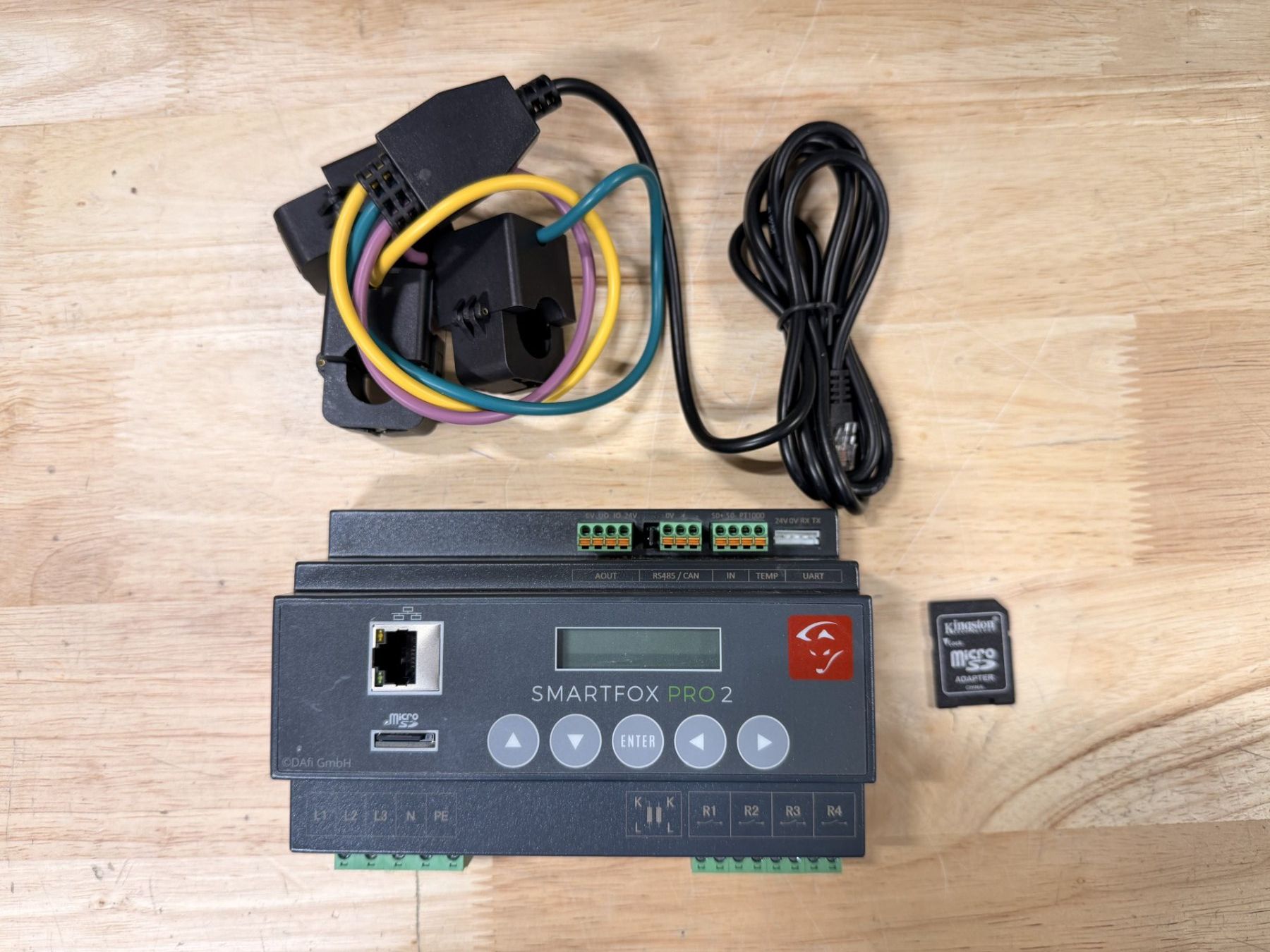 Smartfox Messen: SMARTFOX pro 2 inkl. 100A Stromwandler – Neu und originalverpackt aus Stans von SyEnergy
