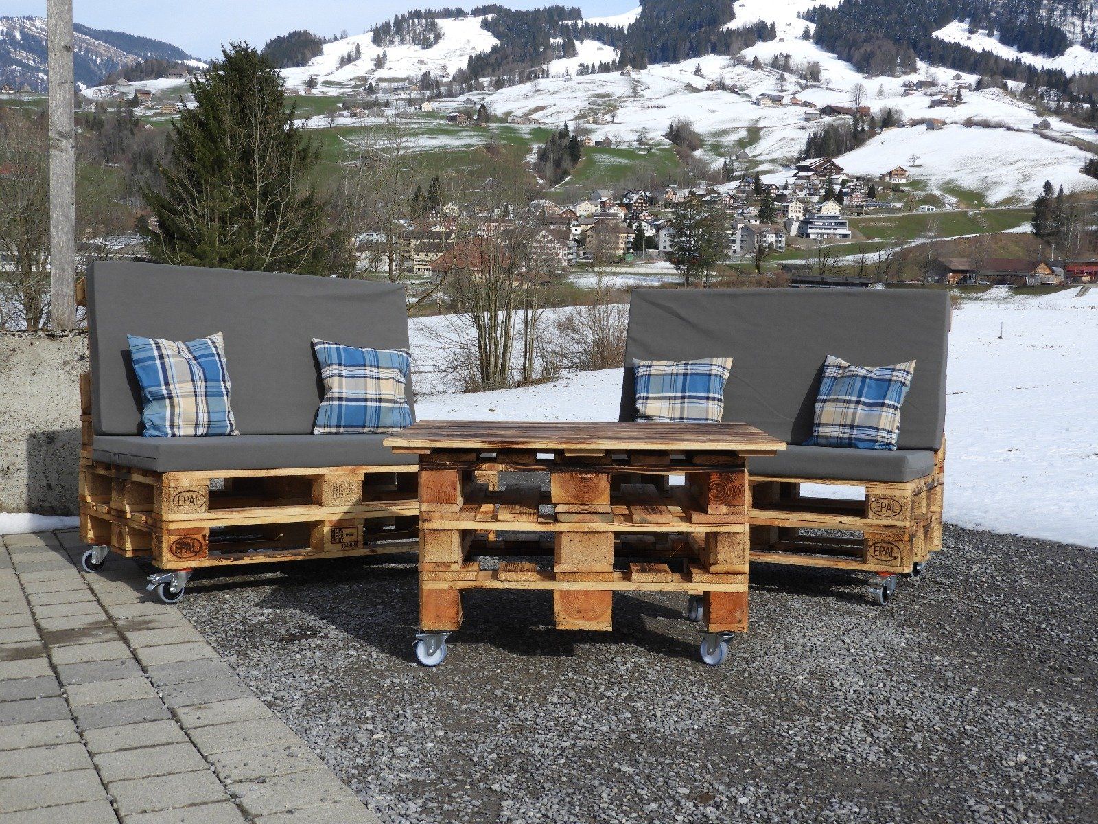 Pallets: Paletten Lounge Gartenmöbel Set mit Rollen – Usato da Nesslau venduto da Leana05