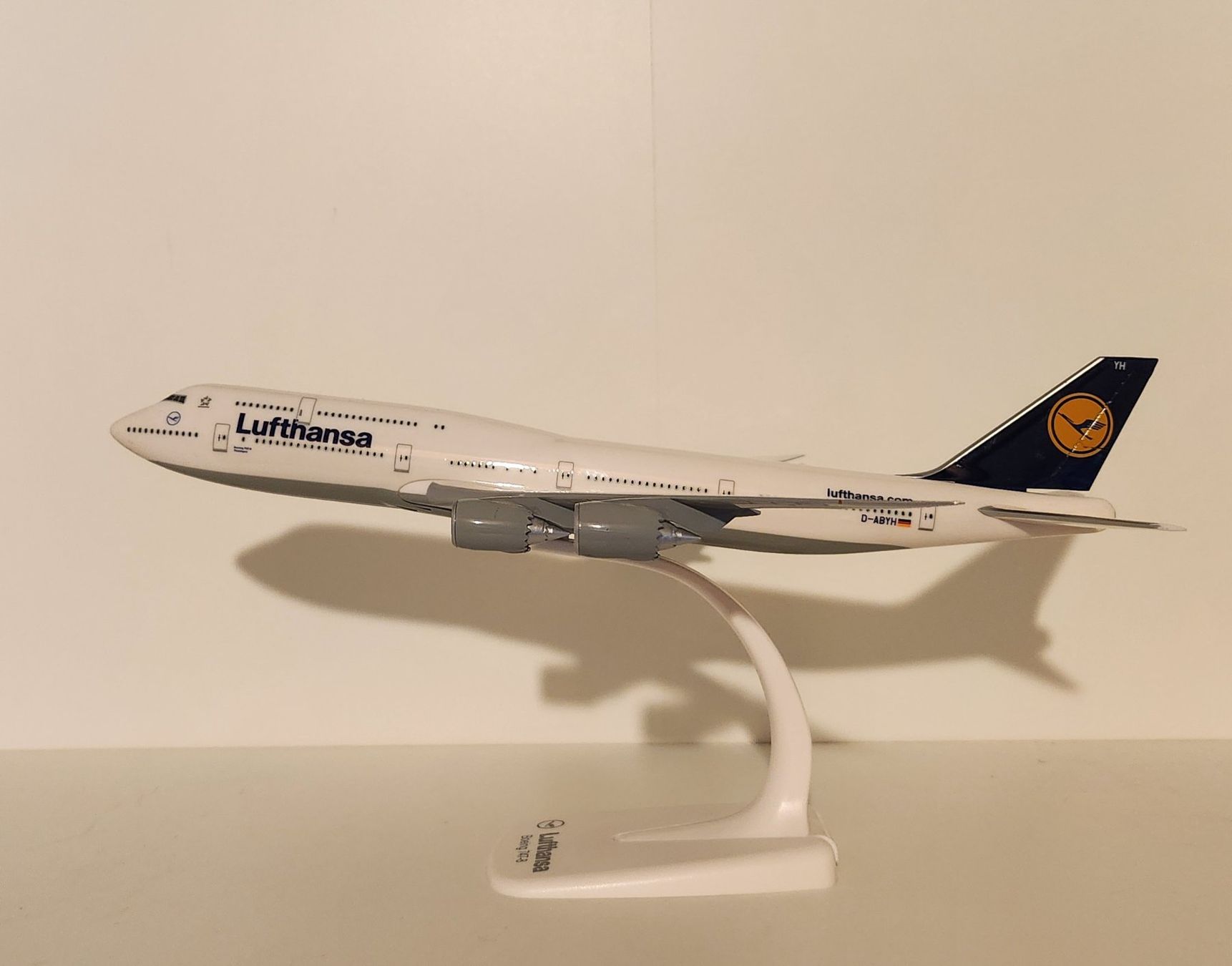 Herpa Kit di modellismo & Modellini statici: Herpa Snap-fit Lufthansa Boeing 747-8i – Usato da Wittenwil venduto da ced_q8j7 2