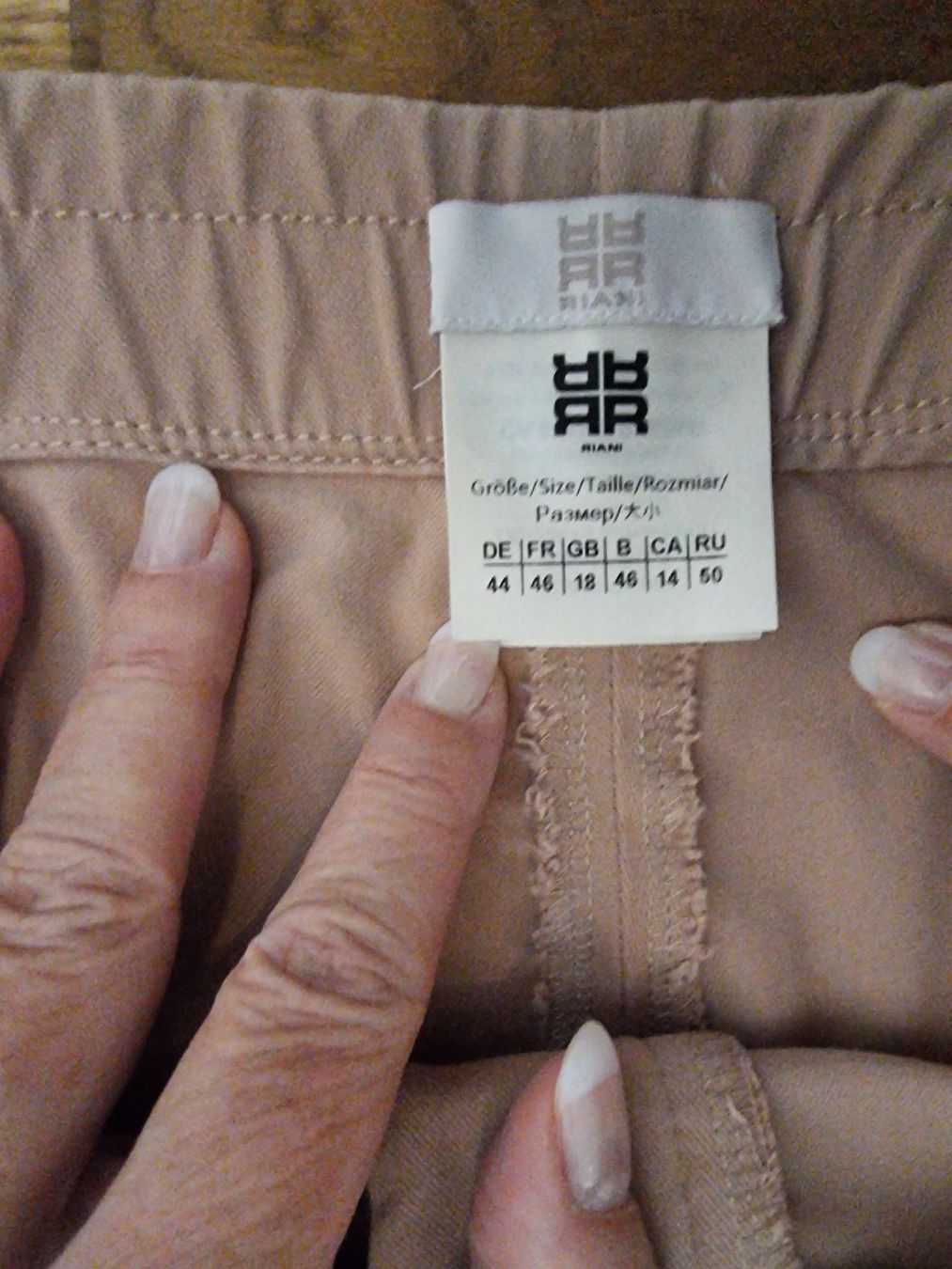 Riani Pantaloni: RIANI Damenhose (Gr. 44) – Nuovo (secondo la descrizione) da Zumikon venduto da chv_w96q 3
