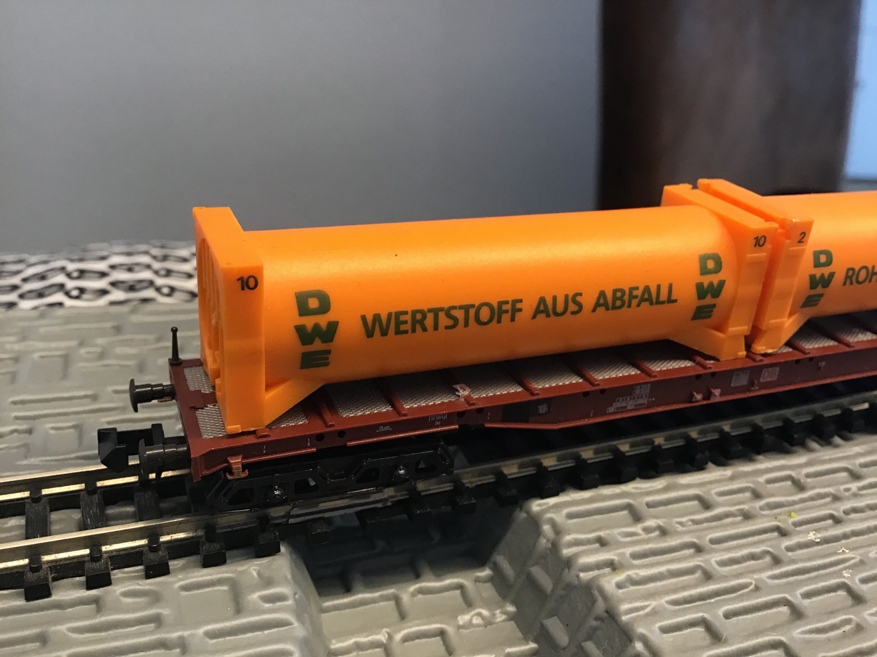Trix Modellini di ferrovie: Minitrix DB Kesselwagen "DWE", Spur N, – Usato da Männedorf venduto da Spezial-Modelle 1