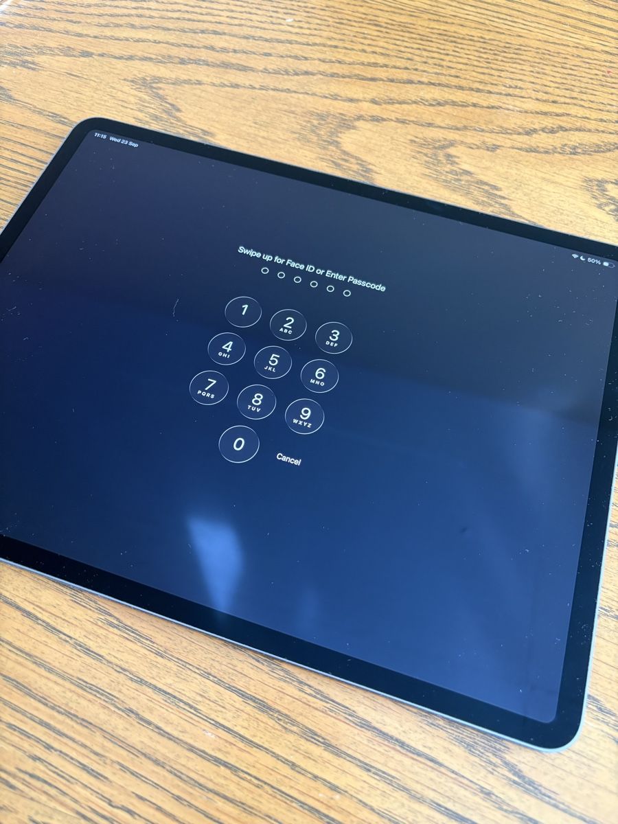 Apple Tablet PC: iPad Pro 12.9 3rd Gen + Pencil + Cover – Gebraucht aus Adliswil von GermanK 4