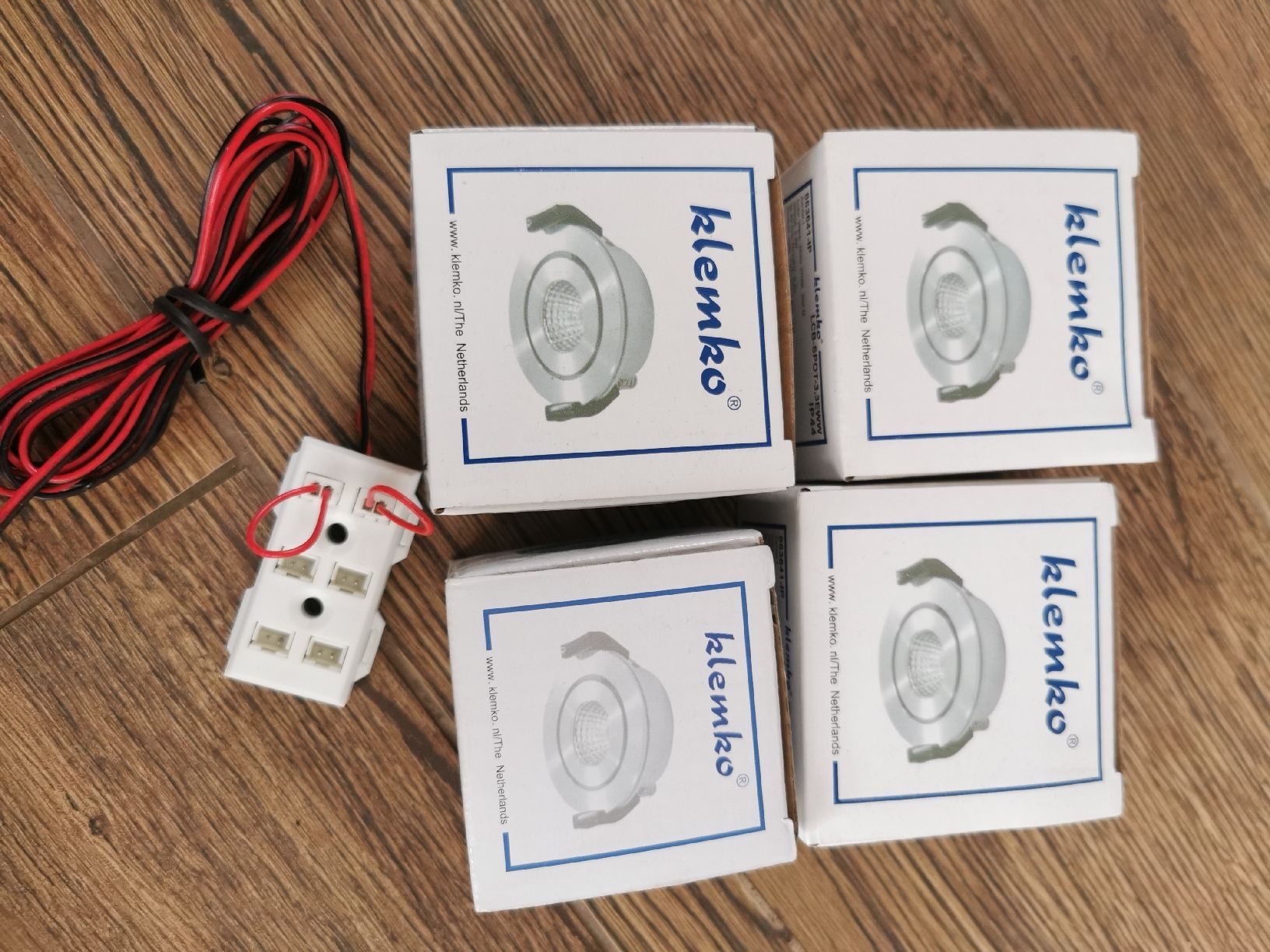 Lampade: Klemko LED Einbauspots, 4er Set, Neu und Originalverpackt – Nuovo e nell'imballaggio originale da Gossau ZH venduto da GDE19 1