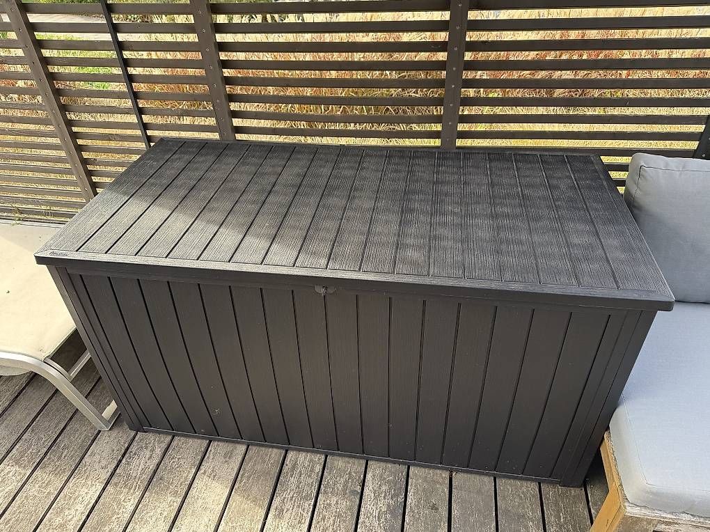 Coffres de rangement: Gartenbox Aufbewahrungsbox Keter – D'occasion à Regensdorf par ant_js8x