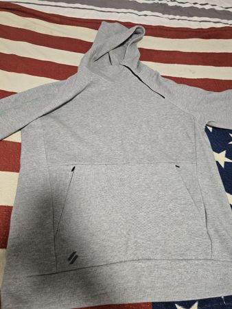 Superdry Hoodie! Nur 1 mal Getragen. Wie Neu! Sehr Bequem.