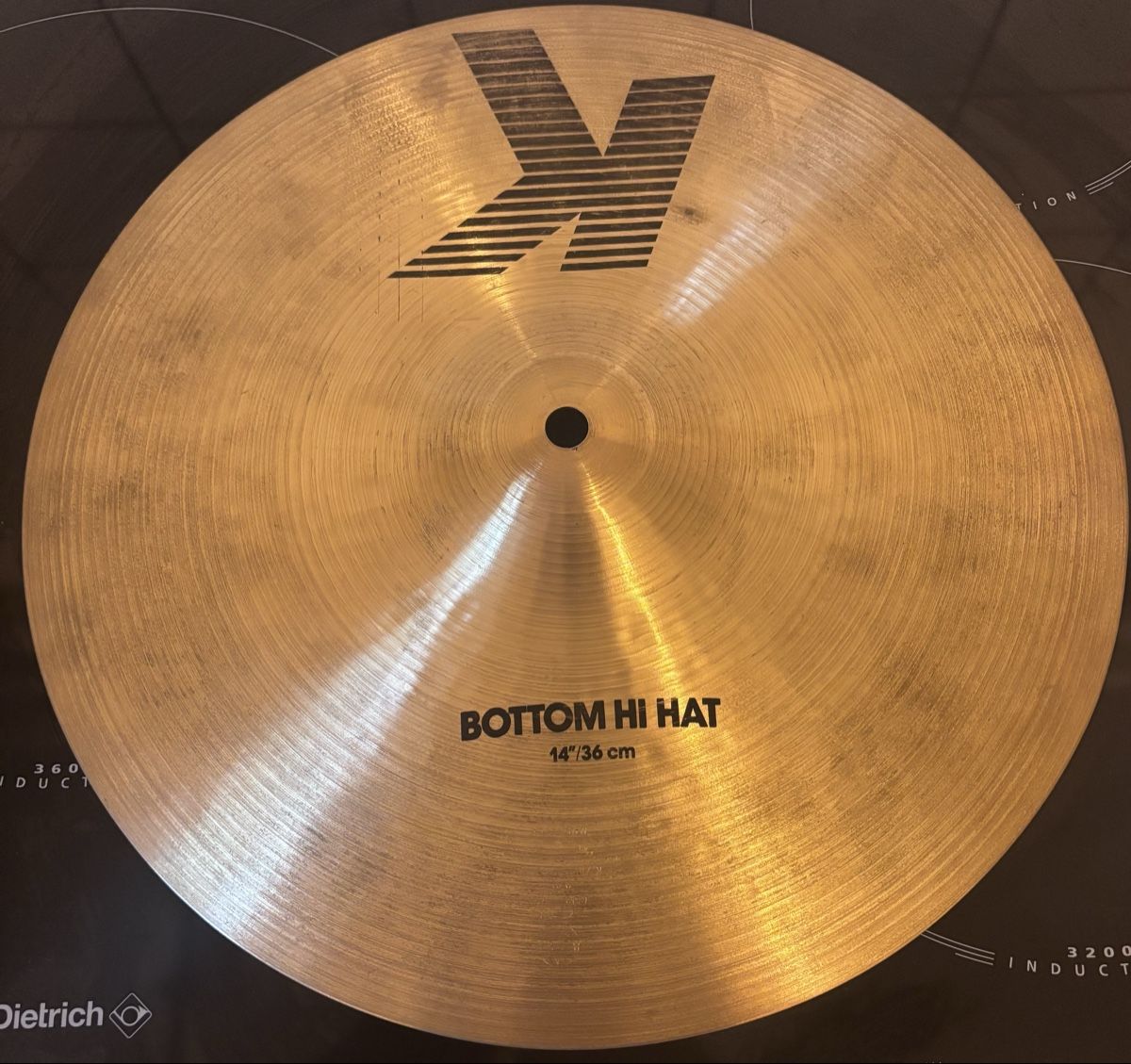 Zildjian Strumenti musicali: Cymbale Hi-Hat K Bottom 14" – Usato da St-Cierges venduto da Lolow