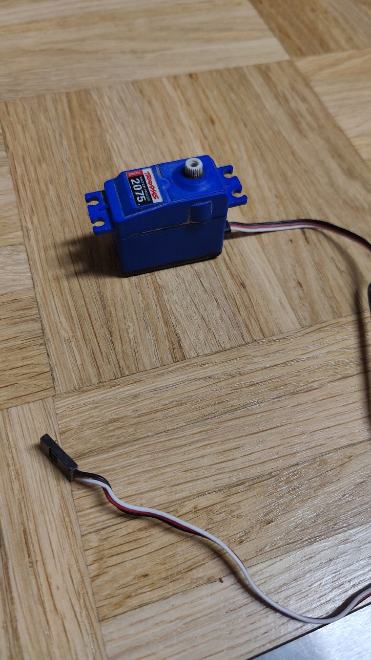 Traxxas Modellismo RC: Traxxas servo 2075 – Usato da Neuchâtel venduto da AlexandreTamarc 1