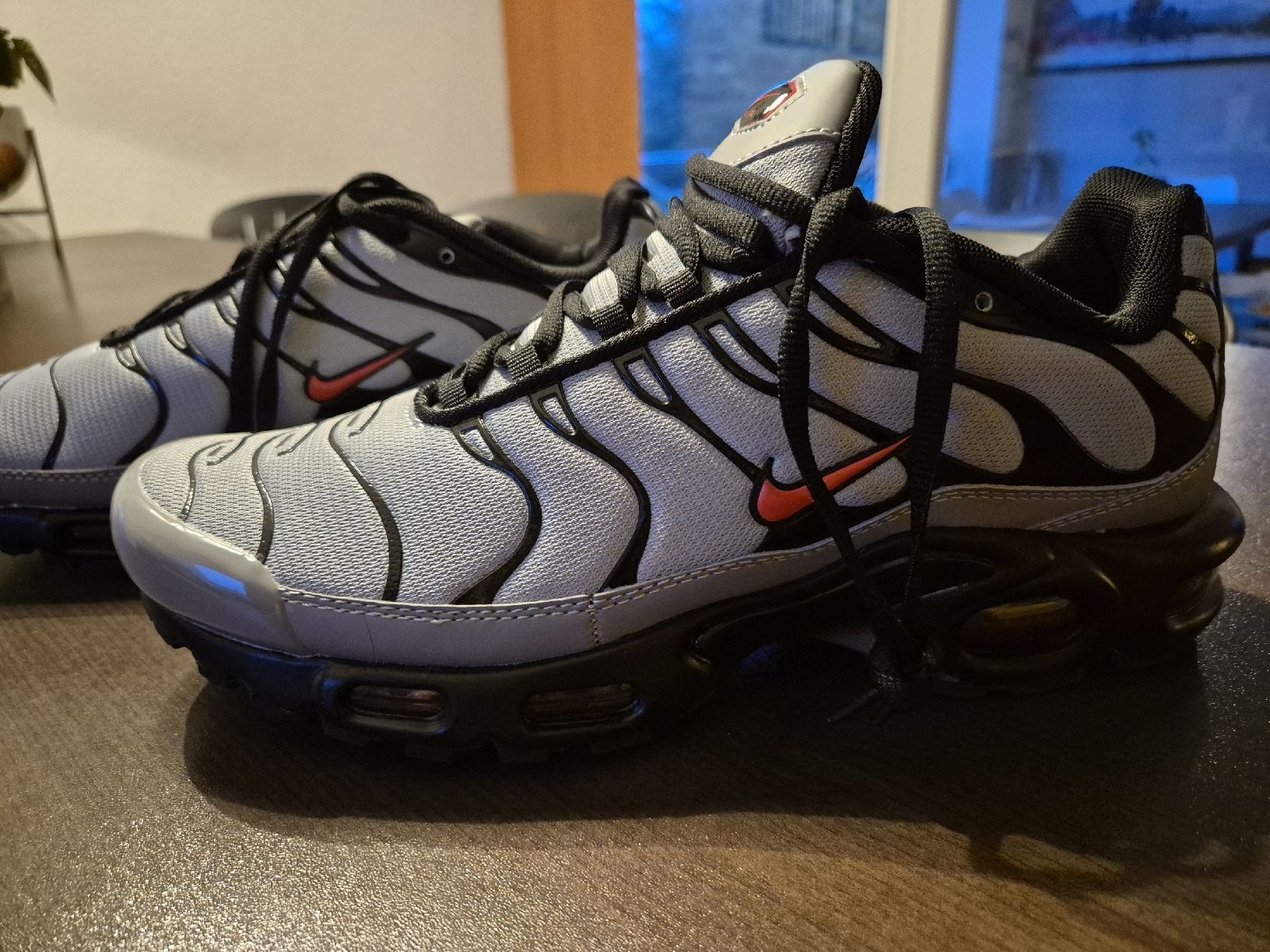 Nike Scarpe da uomo: Nike Air Max Plus TN Wolf Grey Black, taille 44 – Nuovo (secondo la descrizione) da champvent venduto da chrisdta 3