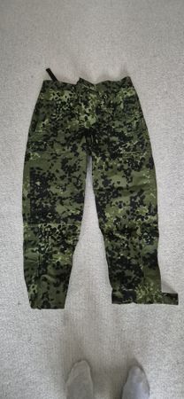 Armeeregenhosen, Tarnmuster, Grösse S