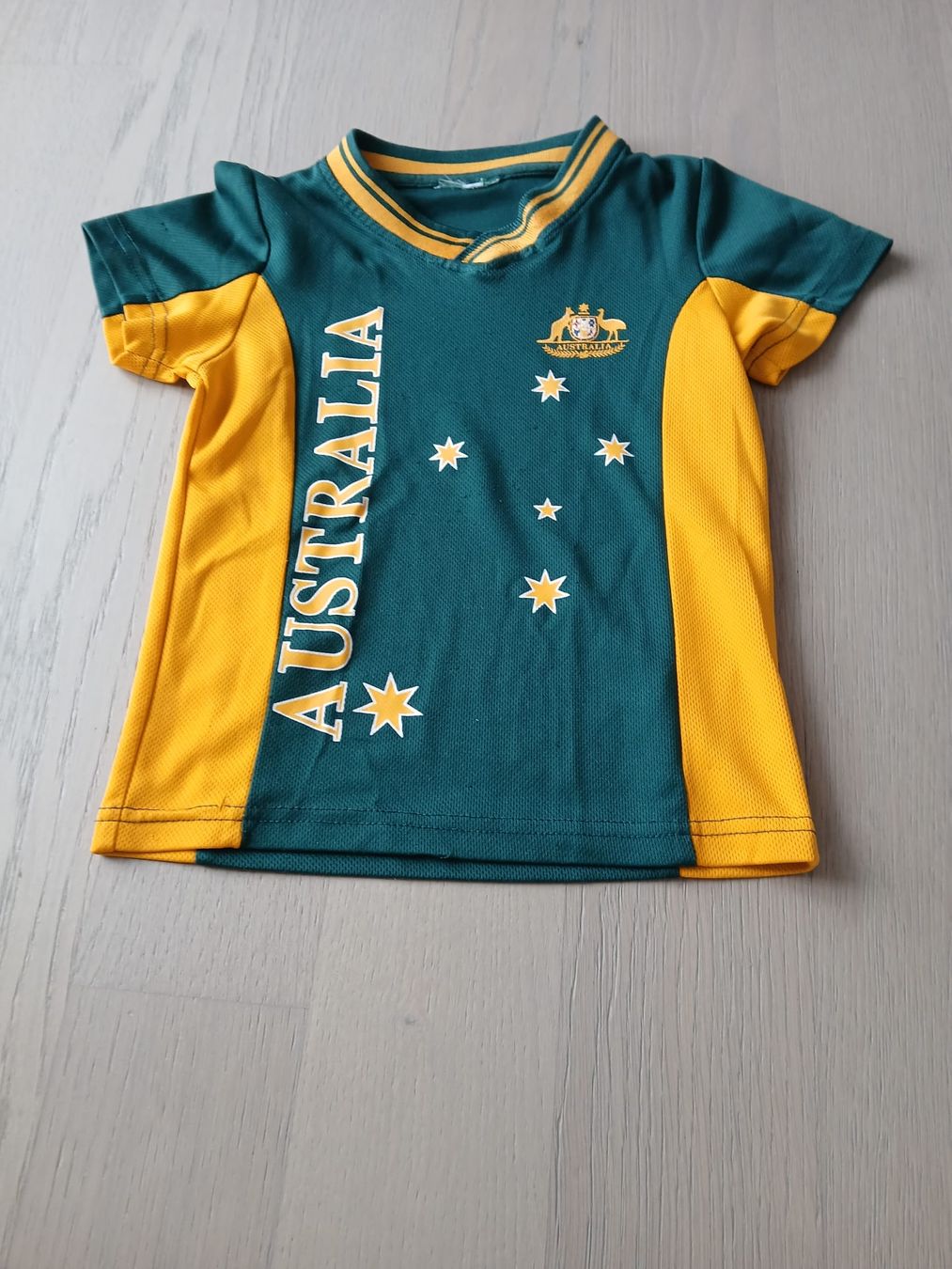 Lotti & Set di vestiti: Kleiderpaket, 5 T-Shirts, Gr. 104-110 – Usato da Dachsen venduto da Luna261081 4