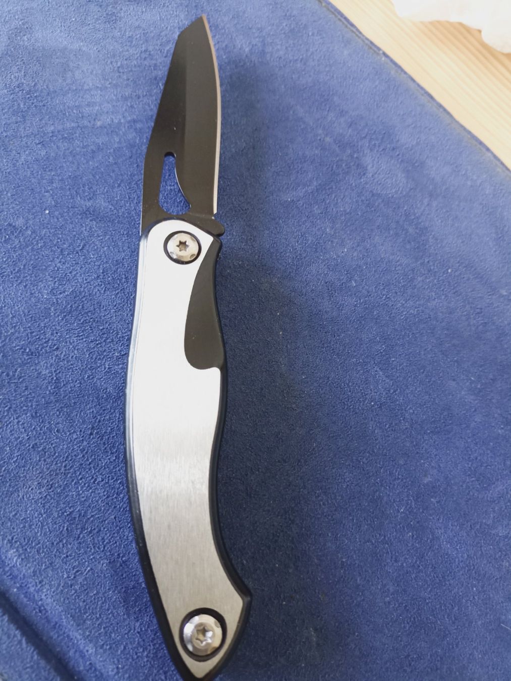 Accessori: Caterpiillar Einhandmesser, neuwertig ungebraucht – Nuovo (secondo la descrizione) da Tuebach venduto da bac_7kpb 1