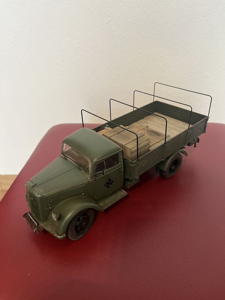 Italeri Kit di modellismo & Modellini statici: Italeri 1:24 Opel Blitz  – Usato da Sissach venduto da babaduk 3