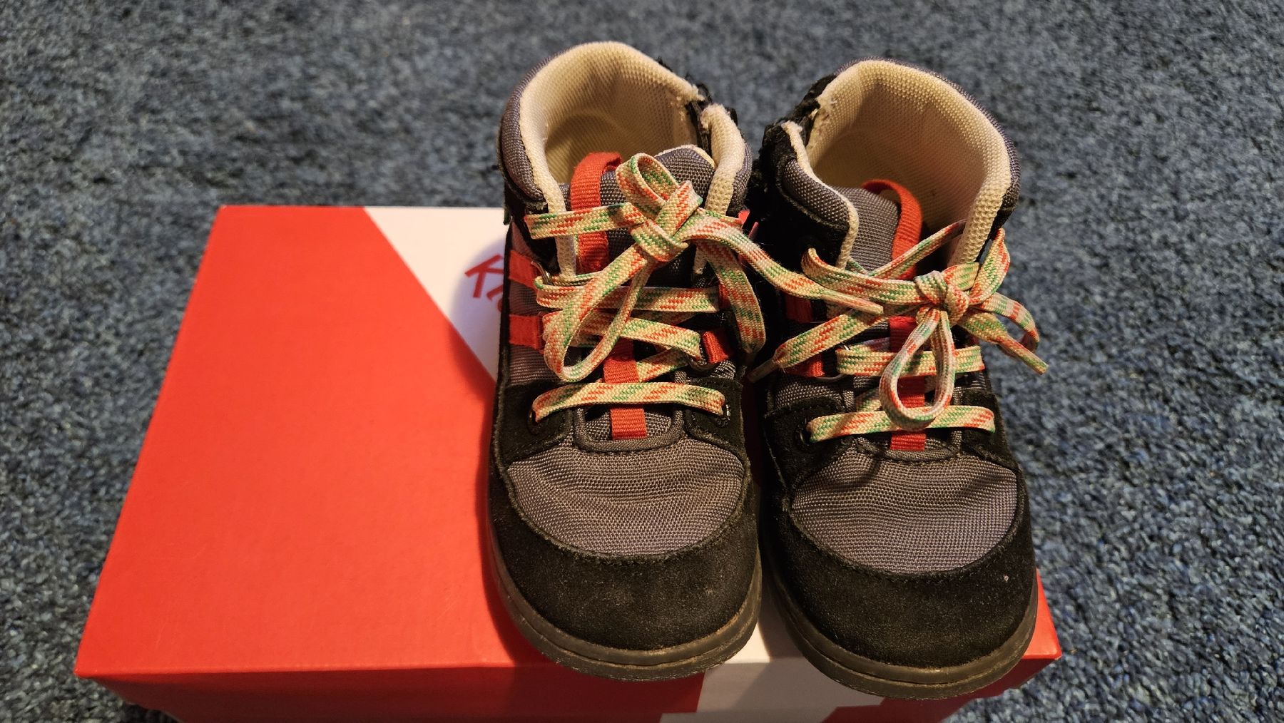 Scarpe per ragazzi: Suede Kickers Kids Shoes EU23 – Usato da Dübendorf venduto da Danas_Corner