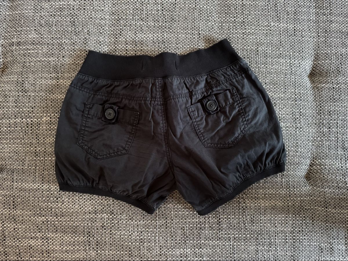 Hosen: Schwarze Shorts Gr. 36/38 mit Gummibund – Gebraucht aus Gommiswald von Aloha.Spirit 6