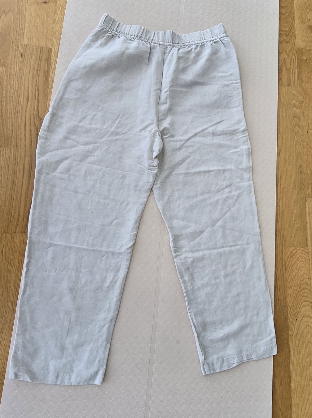 H&M Pantaloni: Leinenhosen H&M Grösse S, helles Greige, gerader Schnitt – Usato da Lenzburg venduto da Lavendercupcake 1