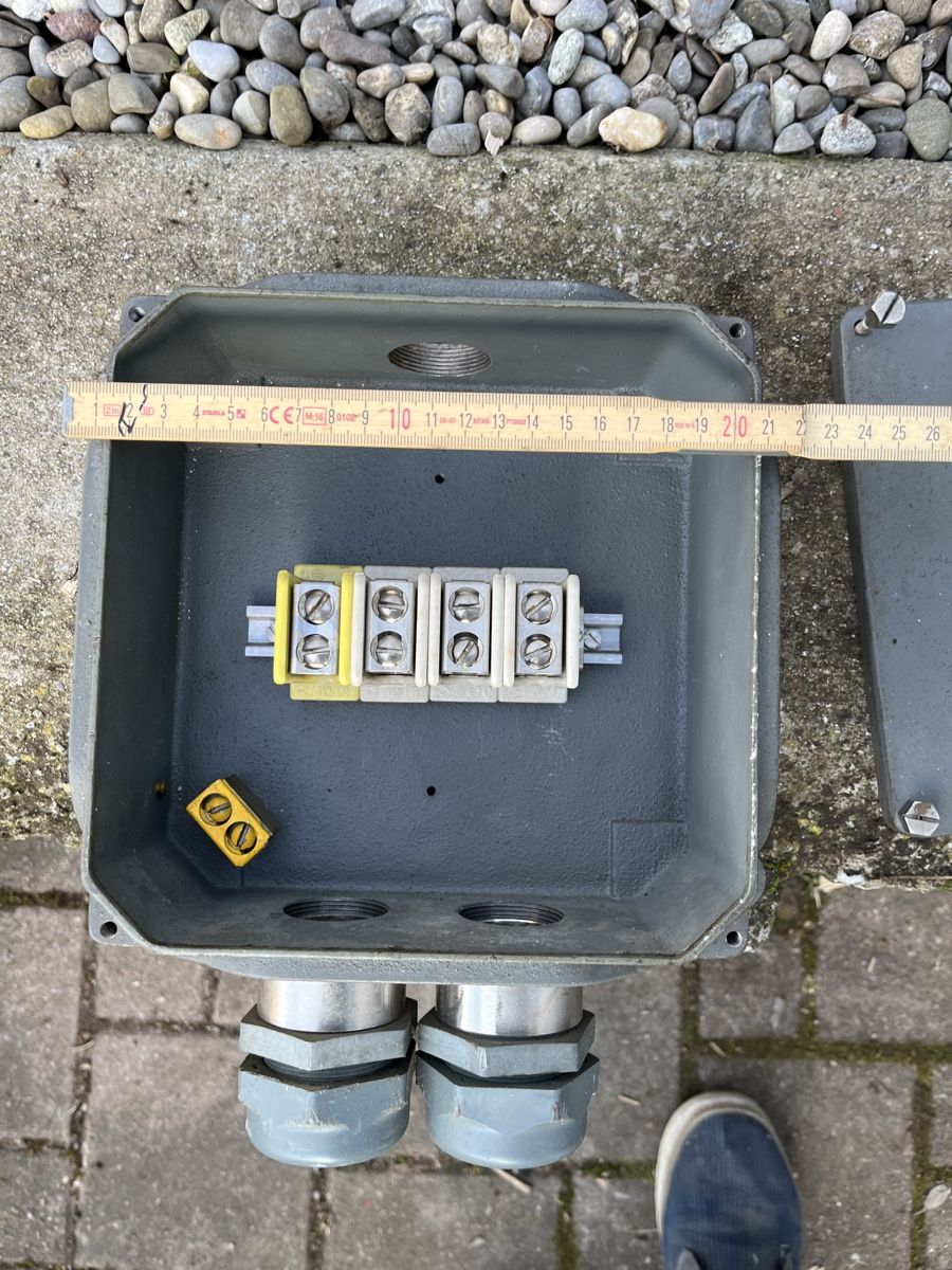 Alimentazione elettrica: Abzweigdose Woerz Gusseisen – Usato da Anglikon venduto da freileiter 3