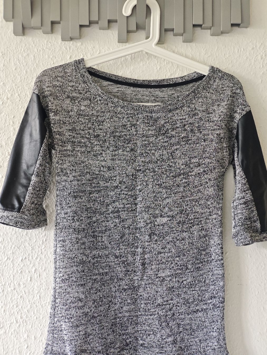 Mango Top: Mango top size S – Usato da Meyrin venduto da Muchacho7