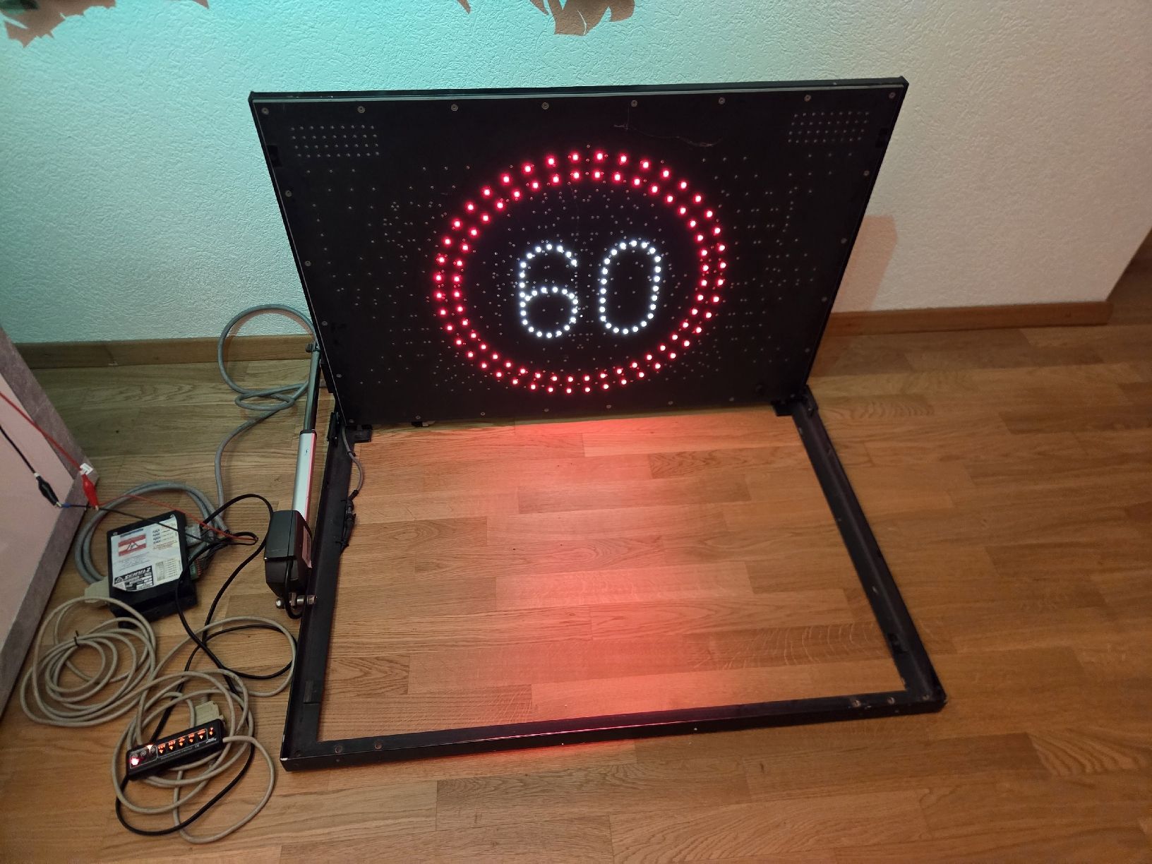 Componenti elettronici: Wechselverkehrsanzeige – Usato da Grosshöchstetten venduto da S.Thoma1495 9