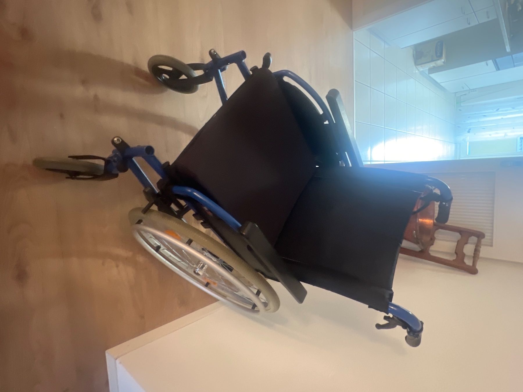 Rollstühle: Rollstuhl B+B – Gebraucht aus Cham von Jaenu.