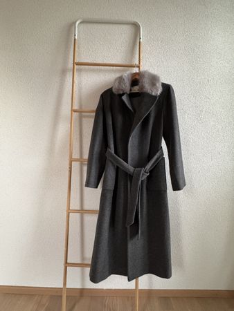 Helene Berman Mantel grau mit Fellkragen Grösse 10 neu