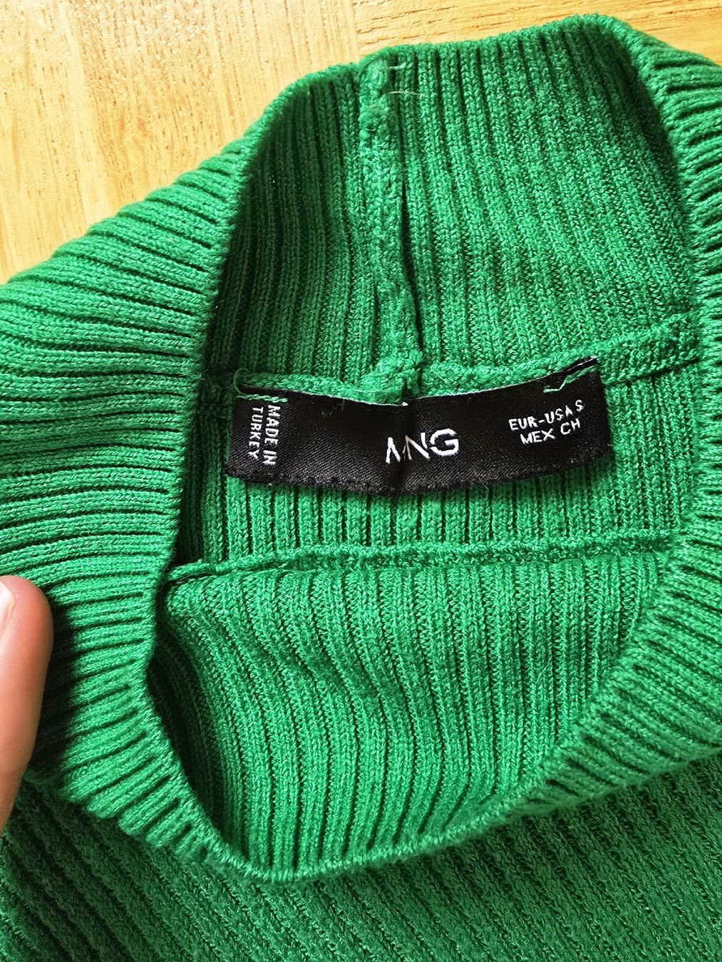 Mango Tops: Grüner Langarmer Top Mango – Gebraucht aus Belp von sar_r7ls 1