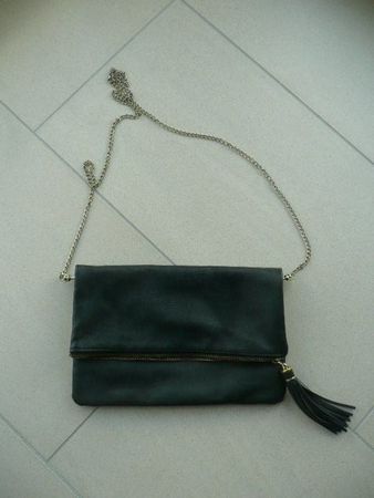 Umhängetasche H&M mit goldfarbige Kette