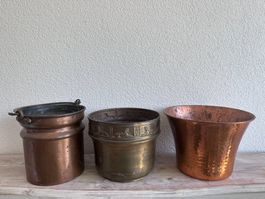 Lot de 4 récipients en cuivre et autre métal 