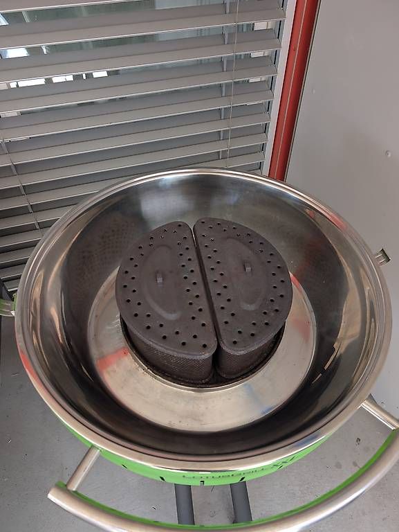 Grils: Lotus Grill XXL – D'occasion à Brüttisellen par trust13 1
