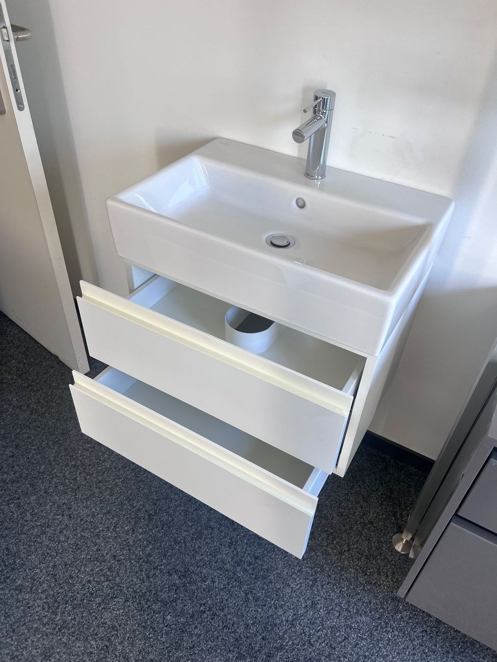 Mobili per bagno: Badmöbel mit Spiegelschrank – Usato da Reinach BL venduto da tba_2gyj 1