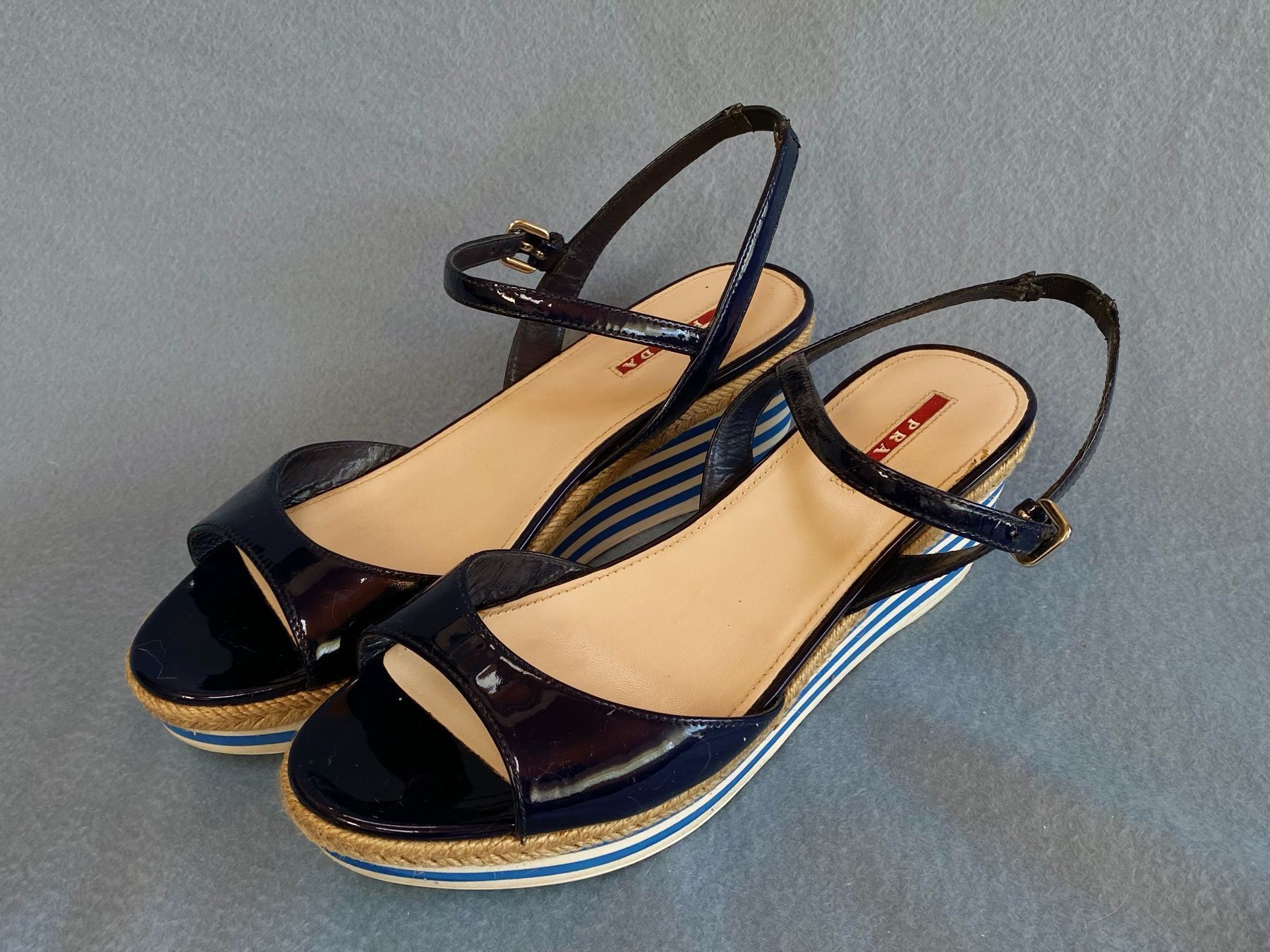 Prada Chaussures femmes: Sandales Prada Pointure:41 – D'occasion à Denges par Tine88 1